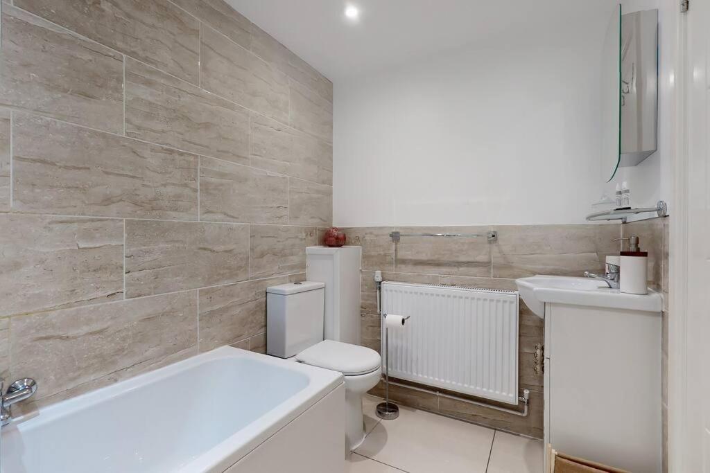Lovely 2 Bedroom Apartment Near Highgate Station Londra Exterior foto