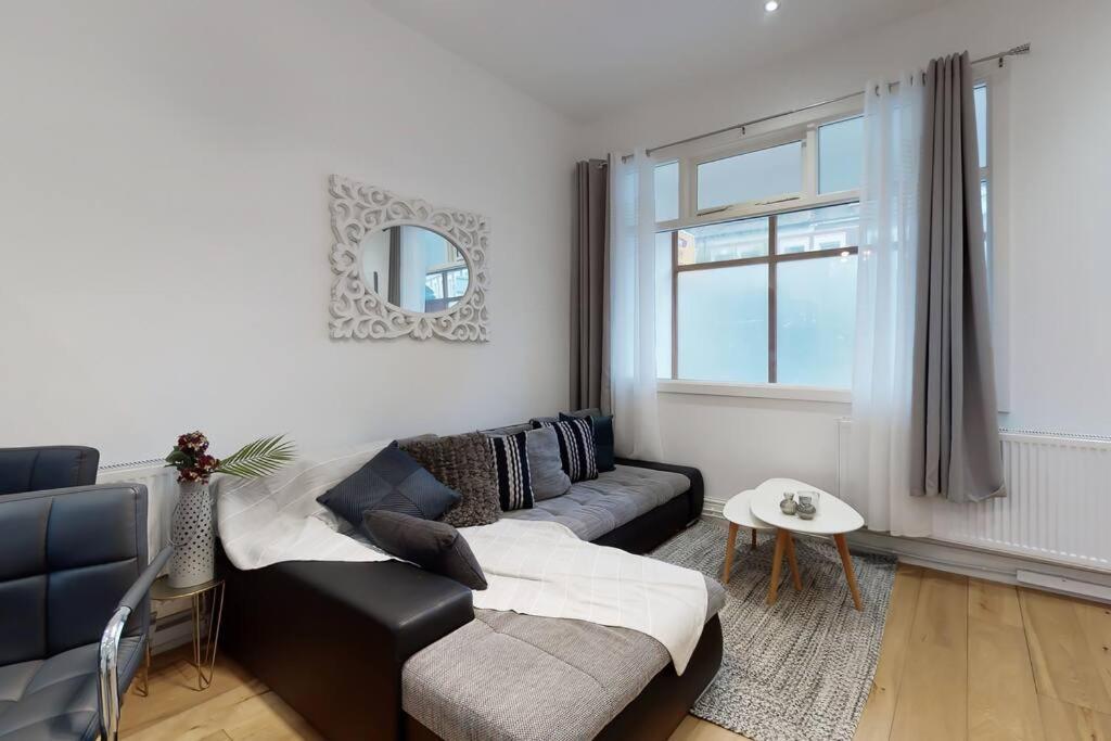 Lovely 2 Bedroom Apartment Near Highgate Station Londra Exterior foto